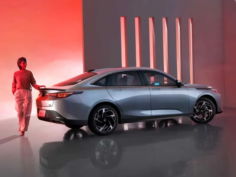 Changan EADO PLUS foto 4
